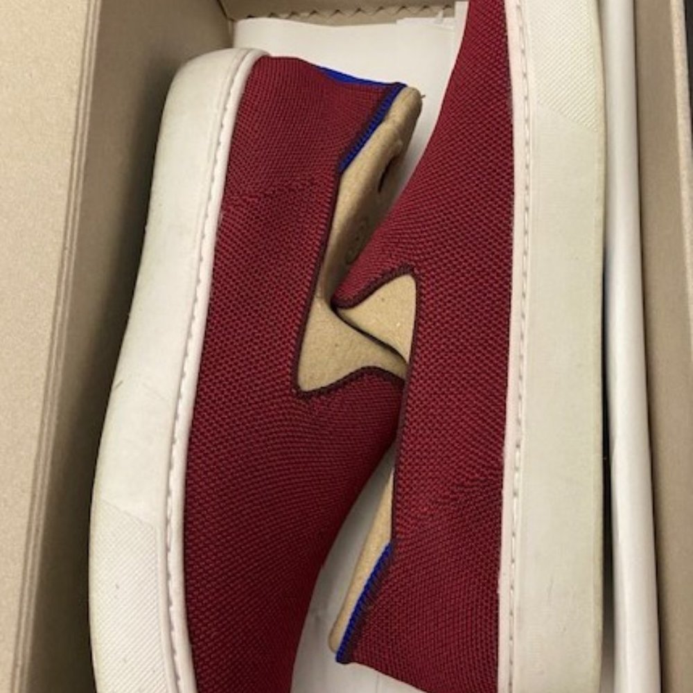 Rothy’s Slip On Low Top Sneakers in Garnet – Size 9